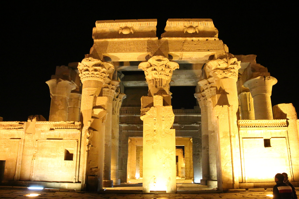 Day Tour to Edfu and Kom Ombo from Luxor Day Tour to Edfu and Kom Ombo from Luxor
