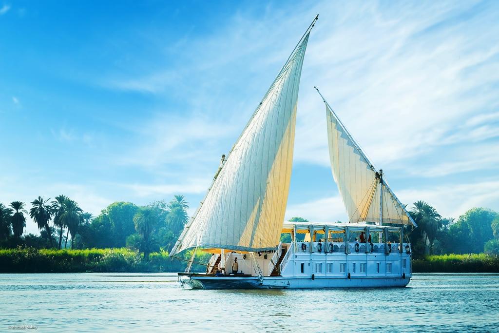 4 Day Amoura Dahabiya Nile Cruise Aswan to Esna 4 Day Amoura Dahabiya Nile Cruise Aswan to Esna