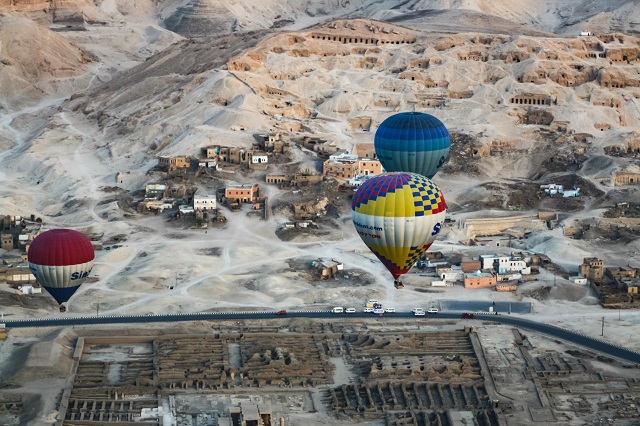 Hot Air Balloon ride Over Luxor Hot Air Balloon ride Over Luxor