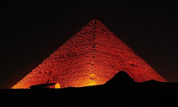 Ton- und Lichtshow bei den Pyramiden