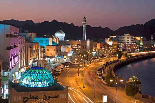 Tour por la ciudad de Mascate de noche