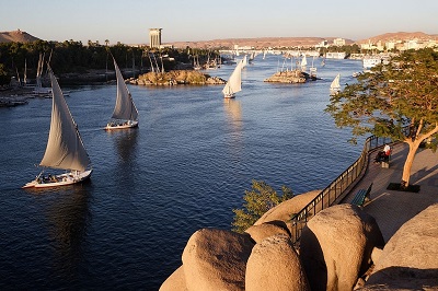 Tour notturni ad Assuan e al tempio di Abu Simbel da Luxor