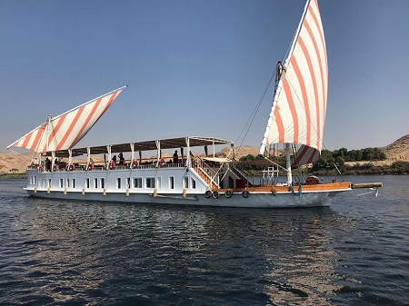 Crucero por las tres pirámides de Dahabiya por el Nilo